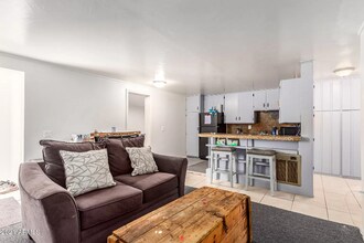 225 S Grand Dr in Apache Junction, AZ - Building Photo - Building Photo