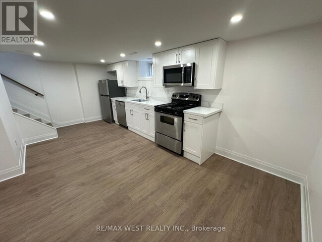 property at 16 Yorkshire Rd