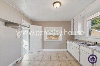 1005 Elysian Ave in Toledo, OH - Building Photo - Building Photo