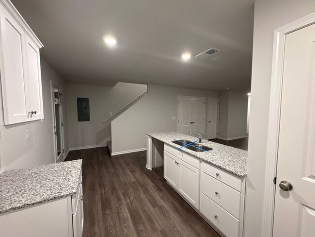 4035 Highland Ave in Kansas City, MO - Building Photo - Building Photo