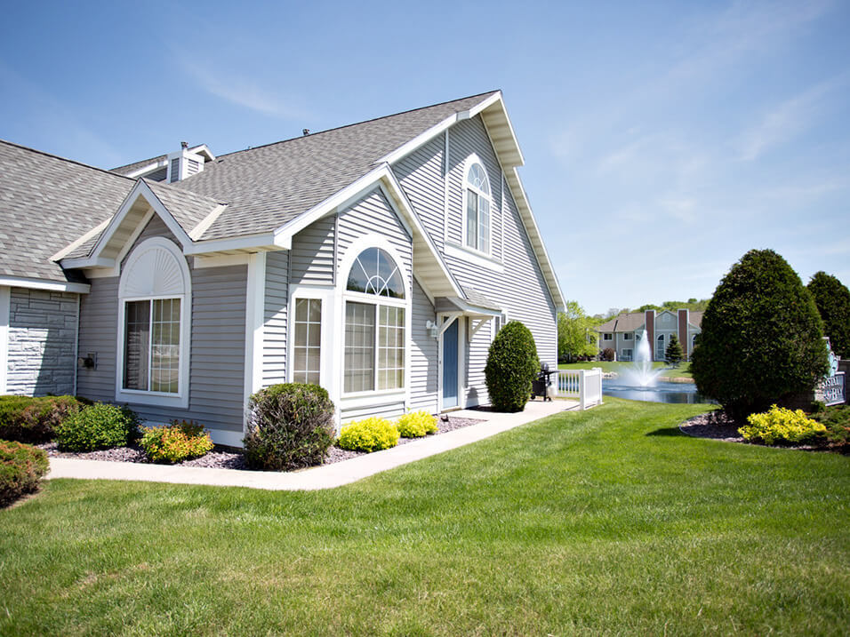 Crystal Bay Townhomes in Rochester, MN - Building Photo