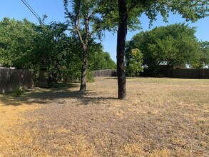 1605 S Roy Reynolds Dr in Killeen, TX - Building Photo - Building Photo