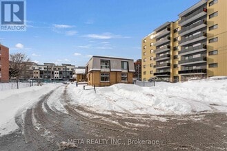 1641 Victoria Park Ave in Toronto, ON - Building Photo - Building Photo