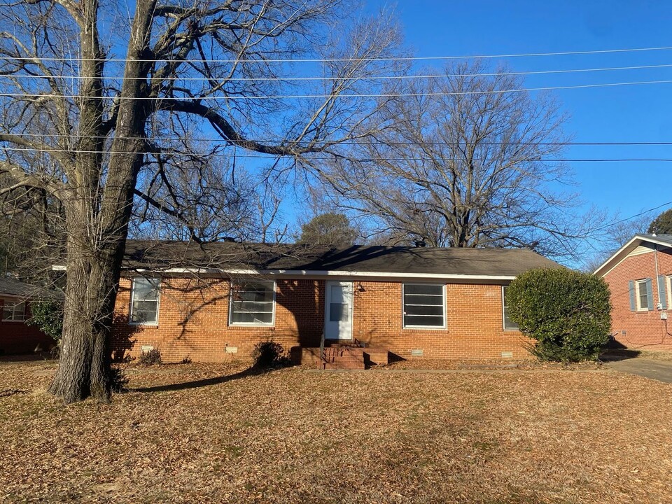 1607 Virginia Dr in Jonesboro, AR - Building Photo