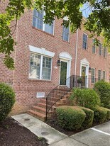 4623 Town Creek Dr in Williamsburg, VA - Building Photo