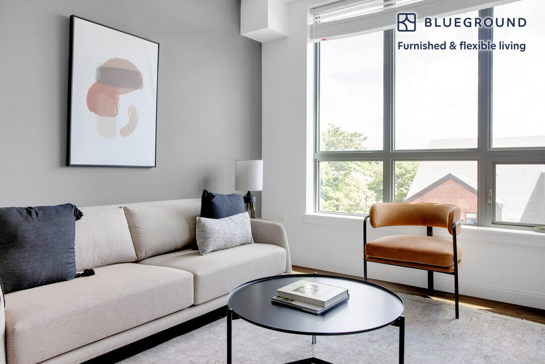 245 Walnut St-Unit -FL4-ID738 in Newton, MA - Building Photo