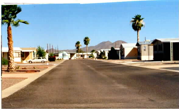 Juanita Mobile Home Park in Mesa, AZ - Foto de edificio - Building Photo