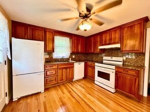 469 Appleton St in Arlington, MA - Building Photo - Building Photo