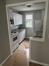 111 Ennell St, Unit Ennell in Lowell, MA - Foto de edificio - Building Photo