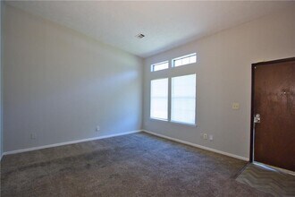 2414 Leslie Brook Dr in Decatur, GA - Building Photo - Building Photo