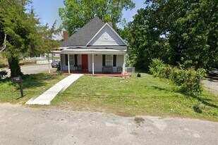 2301 Ocoee St in Chattanooga, TN - Building Photo