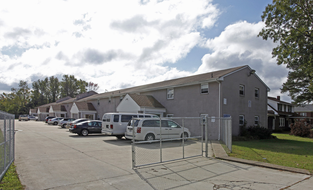 Dot's Place Apartments in Portsmouth, VA - Building Photo