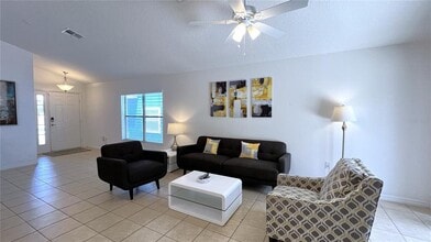 2197 Victoria Dr in Davenport, FL - Building Photo - Building Photo