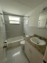 65 Washington Ave in Miami Beach, FL - Building Photo - Building Photo