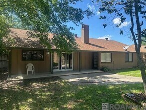 5017 Parkoaks Dr in Baton Rouge, LA - Building Photo - Building Photo