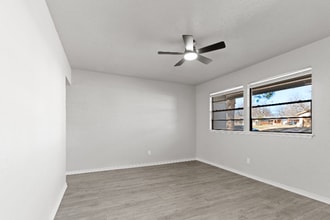 1304 Pinewood Ct in Midwest City, OK - Foto de edificio - Building Photo