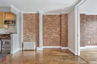 697 10th Ave, Unit 3FN in New York, NY - Building Photo