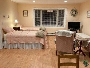 50 Pleasant St in Carver, MA - Foto de edificio - Building Photo