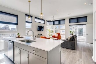 2528 N Fitzhugh Ave in Dallas, TX - Building Photo - Building Photo