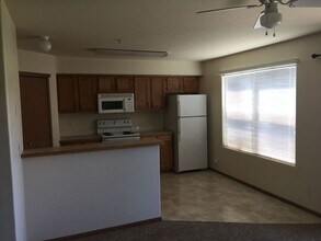 6305 Chapel Hill Blvd in Pasco, WA - Building Photo - Building Photo