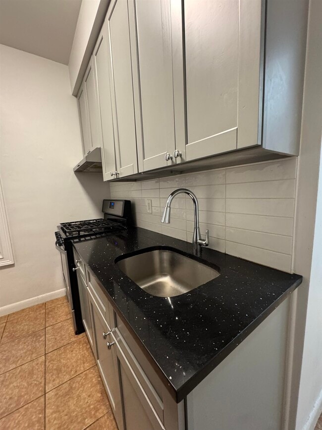 55 Corbin Ave in Jersey City, NJ - Building Photo - Building Photo