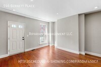946 Bennett Pl photo'
