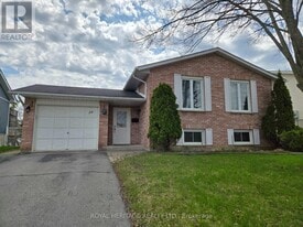 29 Fleming Rd in Quinte West, ON - Building Photo