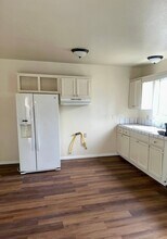 427 E 98th St in Los Angeles, CA - Building Photo - Building Photo