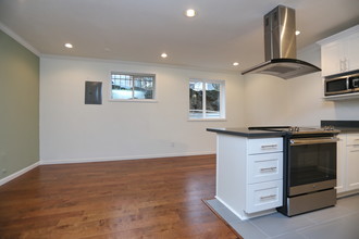 Marco Apartments in Seattle, WA - Building Photo - Interior Photo