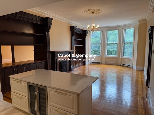 246 Commonwealth Ave, Unit 3A in Boston, MA - Foto de edificio - Building Photo