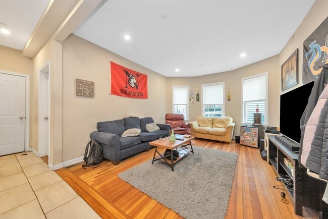 228 Calumet St, Unit 3