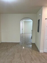 9262 W 33rd Ln in Hialeah, FL - Building Photo - Building Photo