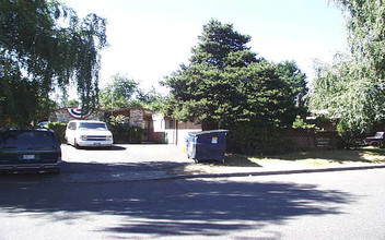 Gateway Haven Apartments in Portland, OR - Building Photo - Building Photo