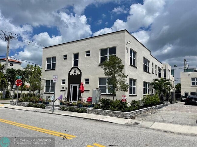property at 1501 SE 2nd Ct