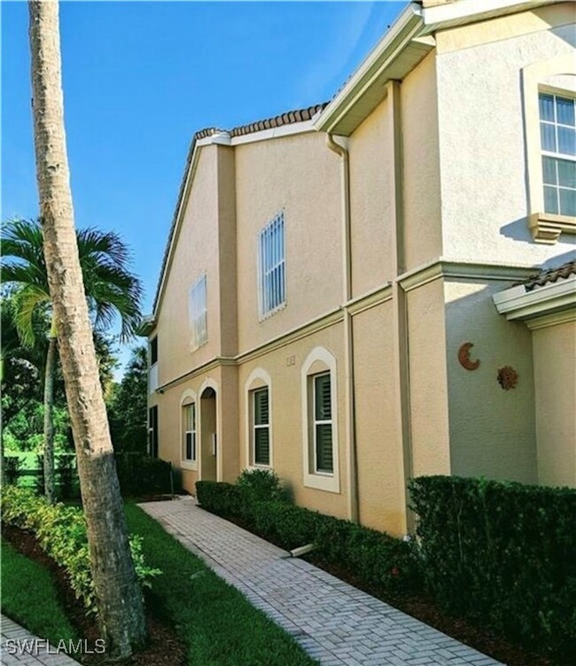 6862 Sterling Greens Dr in Naples, FL - Foto de edificio - Building Photo