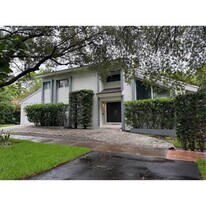 3231 Salzedo St in Coral Gables, FL - Building Photo