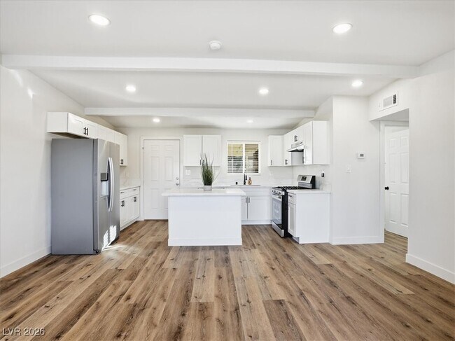 608 Stanford St in Las Vegas, NV - Building Photo - Building Photo