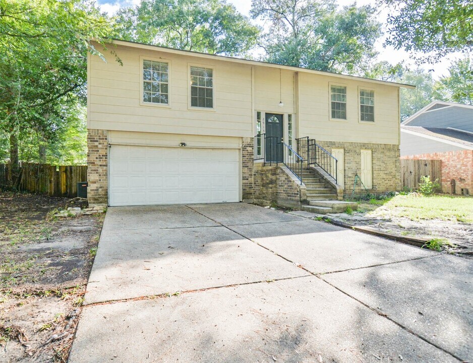 2915 Valley Rose Dr in Houston, TX - Building Photo