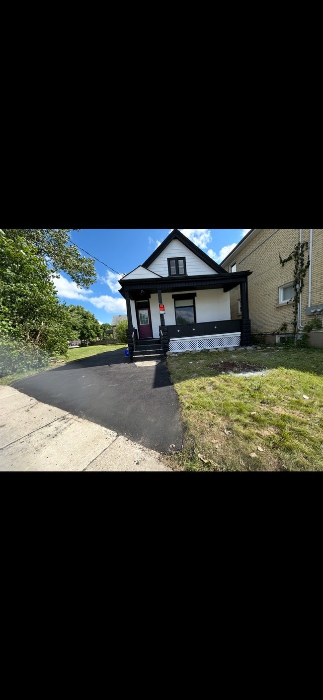 property at 633 Hamilton Rd