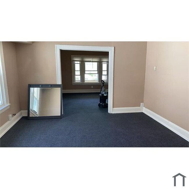 12308 Rexford Ave, Unit upstairs in Cleveland, OH - Foto de edificio - Building Photo