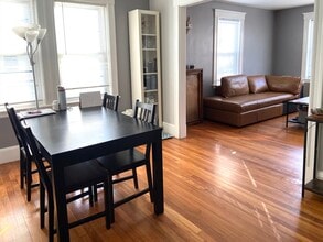 26 Harrison St in Quincy, MA - Building Photo - Building Photo