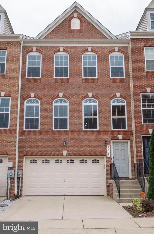 property at 2939 Sedgemore Pl