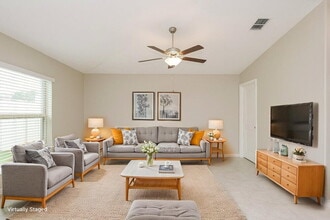 5518 Rainwood Meadows Dr in Ruskin, FL - Foto de edificio - Building Photo