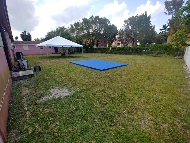 2511 NW 175th Ter, Unit 2511 in Miami Gardens, FL - Foto de edificio - Building Photo