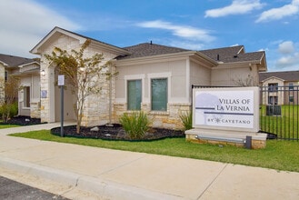 Cayetano Villas of LaVernia in La Vernia, TX - Building Photo - Building Photo