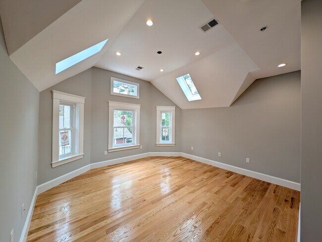 86 Orchard St, Unit 3