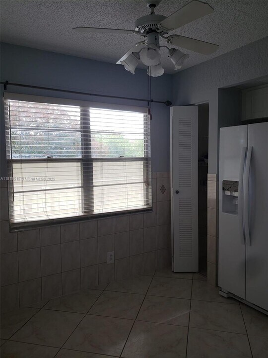 1300 SW 125th Ave in Pembroke Pines, FL - Building Photo