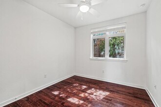 6700 Menchaca Rd in Austin, TX - Building Photo - Building Photo