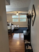 1227 Scaleybark Rd, Unit Apt F in Charlotte, NC - Foto de edificio - Building Photo