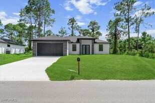 3315 67th St W in Lehigh Acres, FL - Building Photo